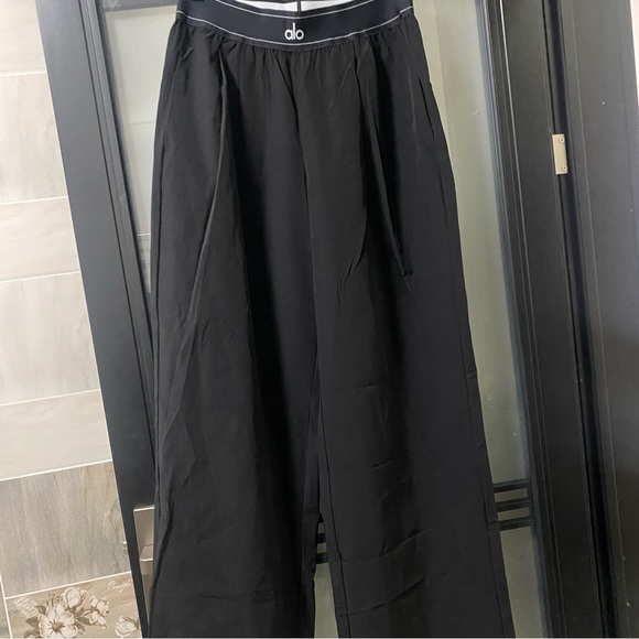 ALO Yoga Black Wide Leg Pants - Picture 2 of 5